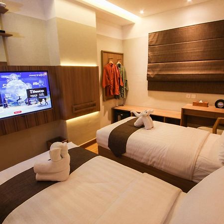 Kuretakeso Kemang Hotel Джакарта Екстериор снимка