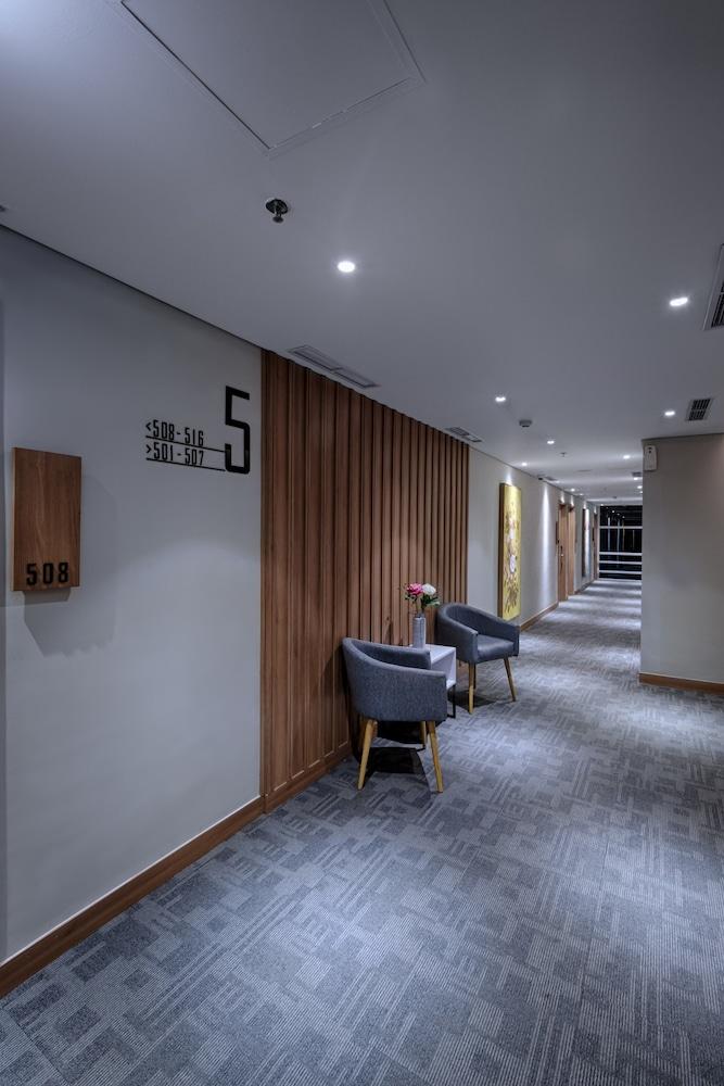 Kuretakeso Kemang Hotel Джакарта Екстериор снимка