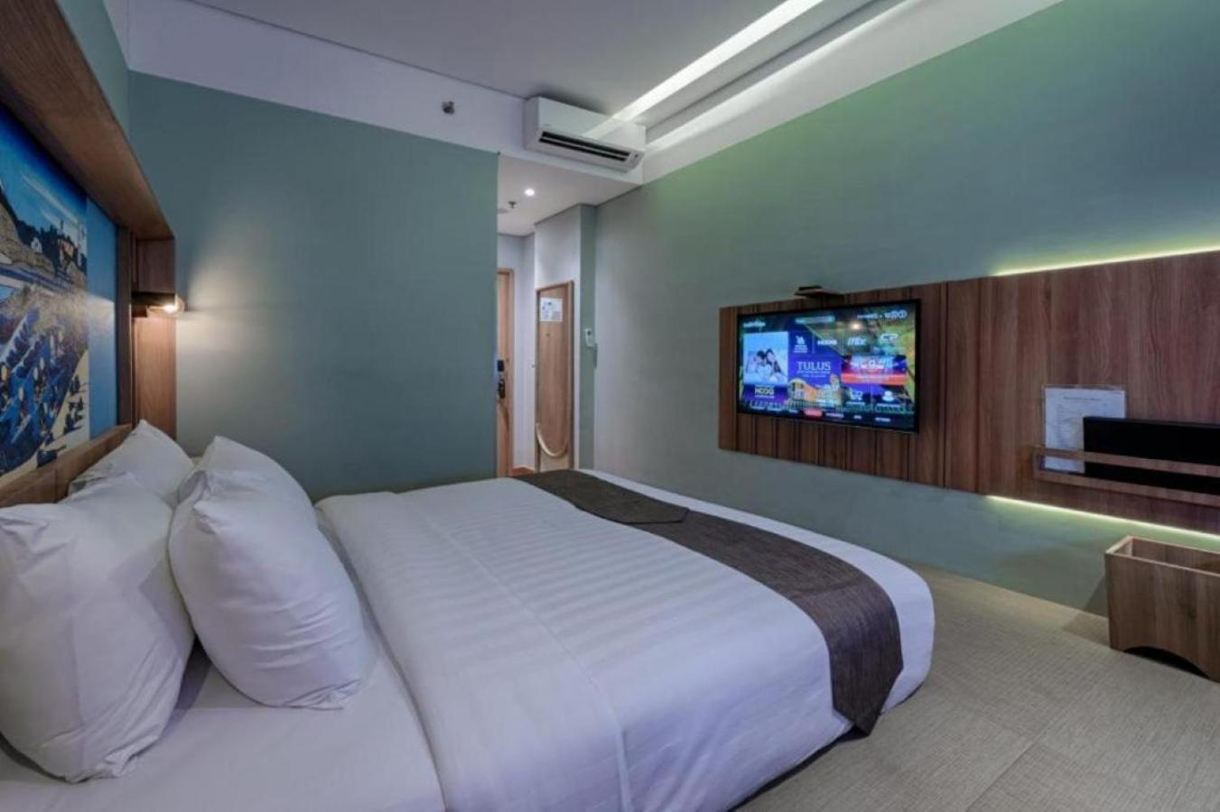 Kuretakeso Kemang Hotel Джакарта Екстериор снимка