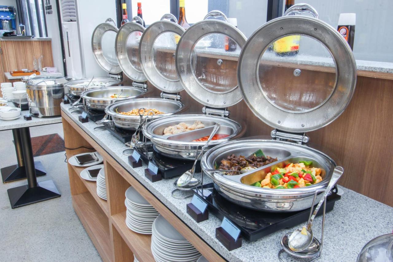 Kuretakeso Kemang Hotel Джакарта Екстериор снимка
