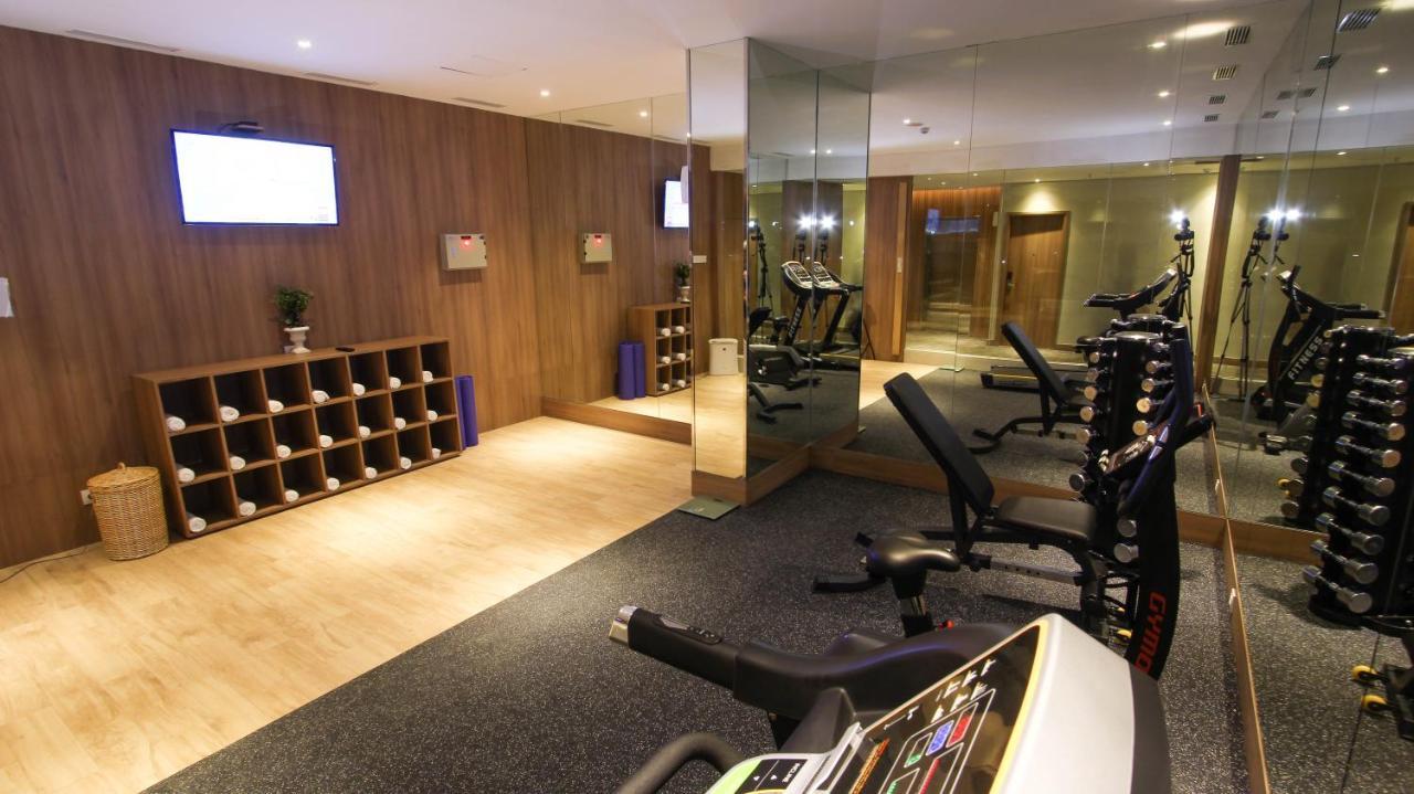 Kuretakeso Kemang Hotel Джакарта Екстериор снимка