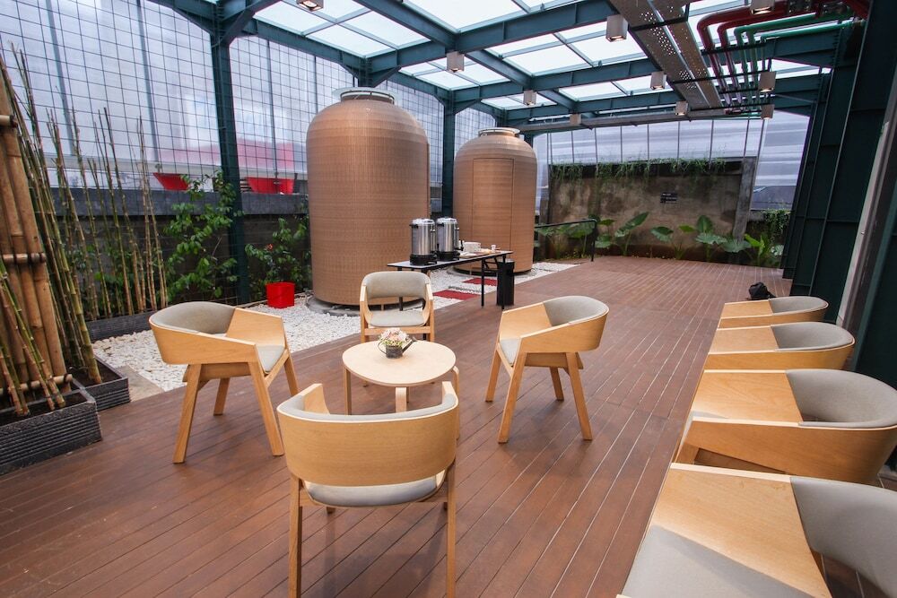 Kuretakeso Kemang Hotel Джакарта Екстериор снимка